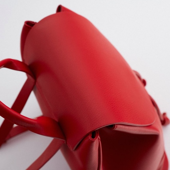 Knotted flap backpack - Picture 4 of 9